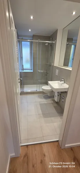 Modernisierte 2 Zimmerwohnung mit Balkon und Einbauküche — photo 1